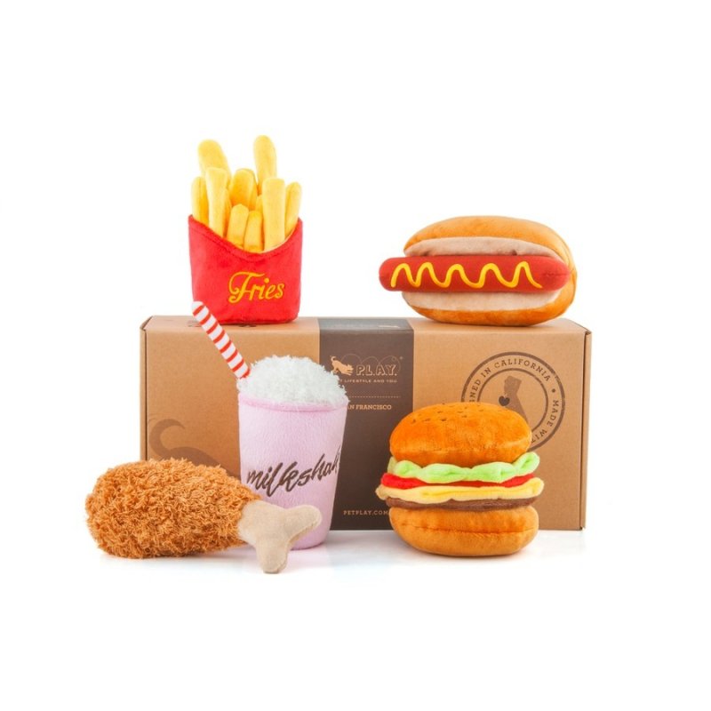 P.L.A.Y. HUNDESPIELZEUG AMERICAN SET 5 STÜCK + GESCHENKEBOX